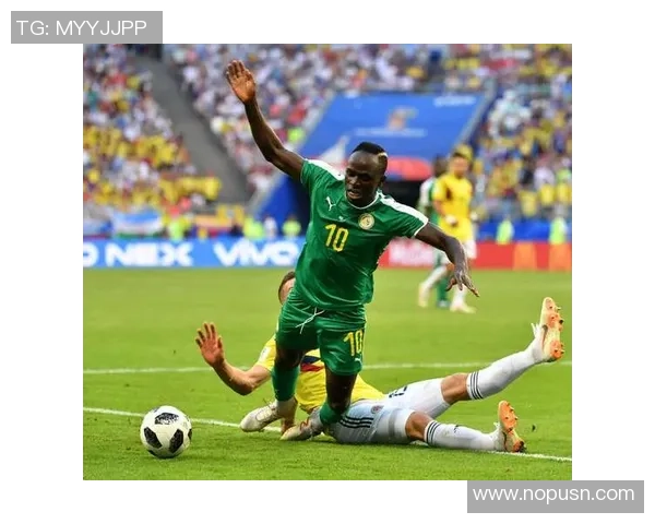 厄瓜多尔全足球明星赛盛况空前球迷欢聚一堂共庆足球激情盛宴